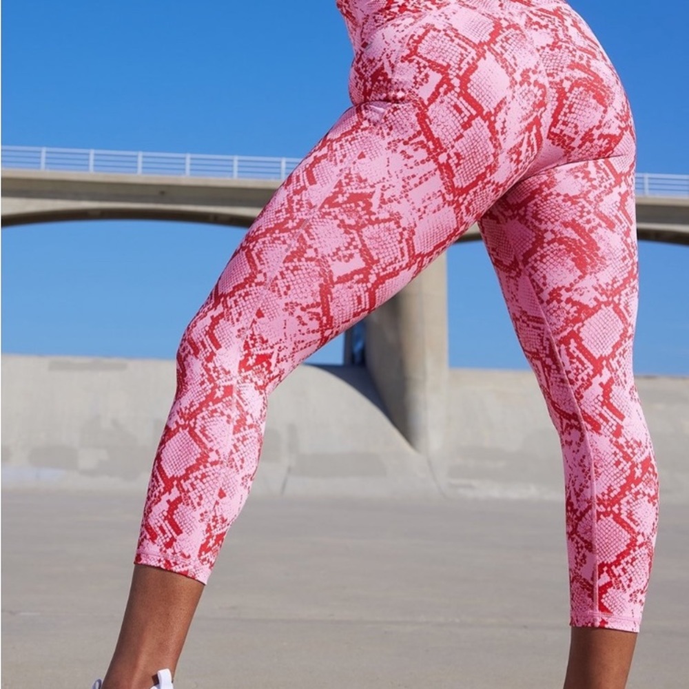 Fabletics Persimmon Python Powerhold Crop Pink Re… - image 4